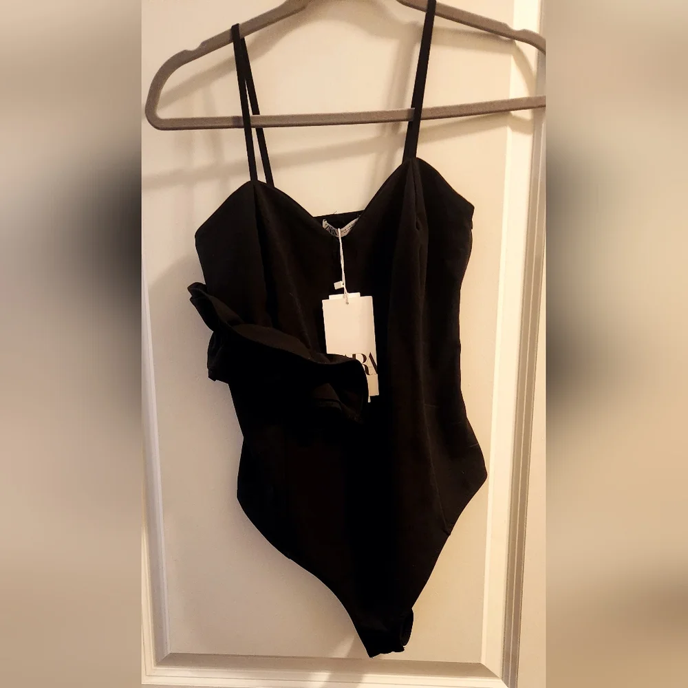 New Zara Ruffled Black Bodysuit. - Picture 3 of 4